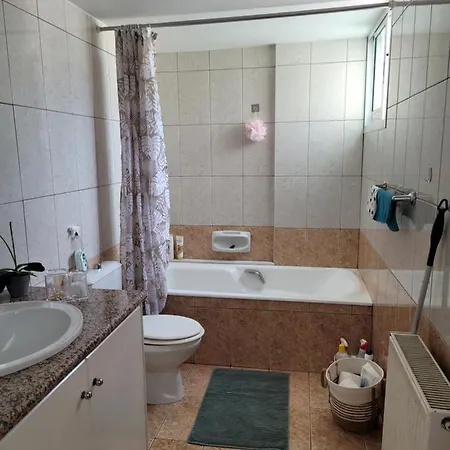 Δωμάτια σε οικογενειακή κατοικία Beautiful Bedroom Λεμεσός